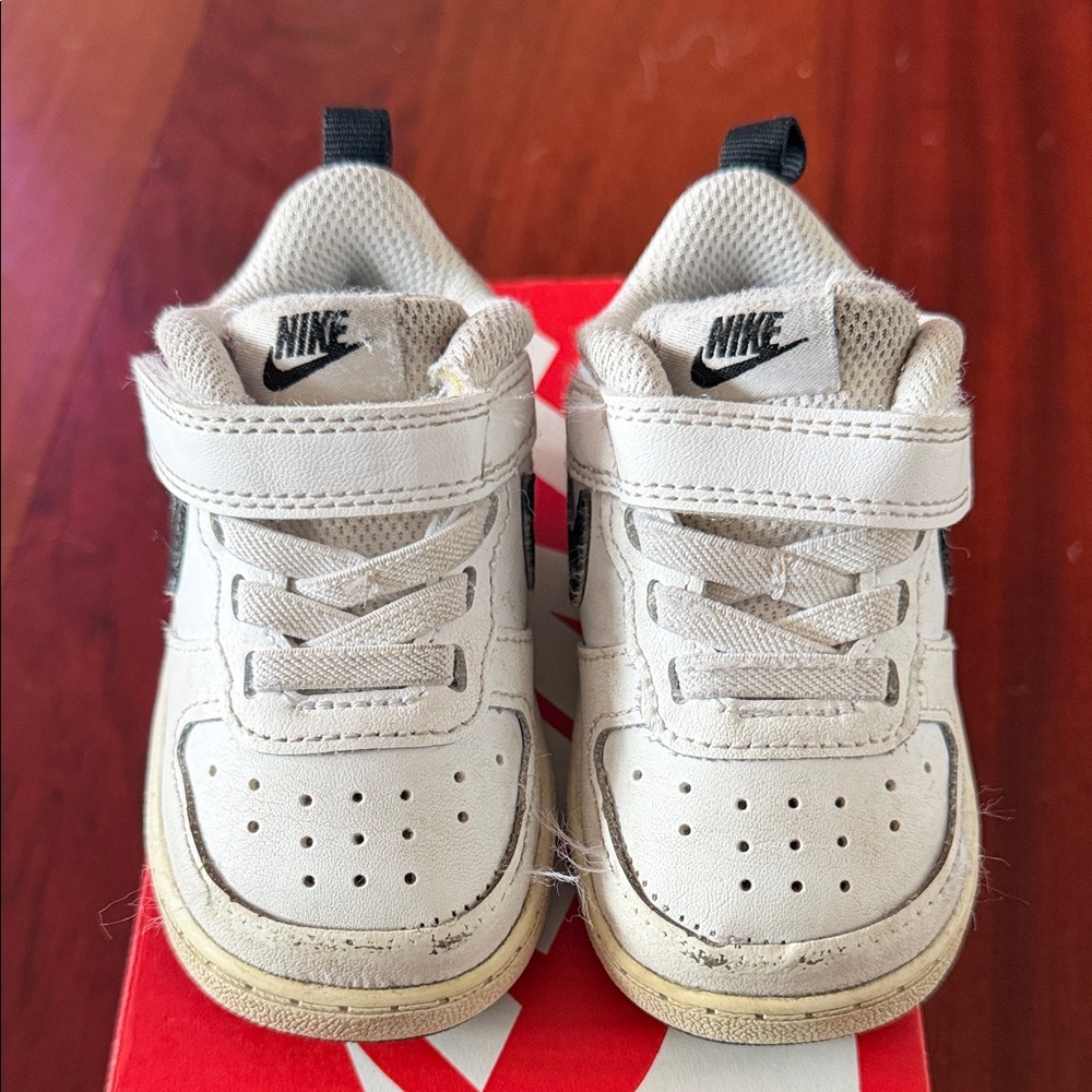 Nike toddler Court shoes